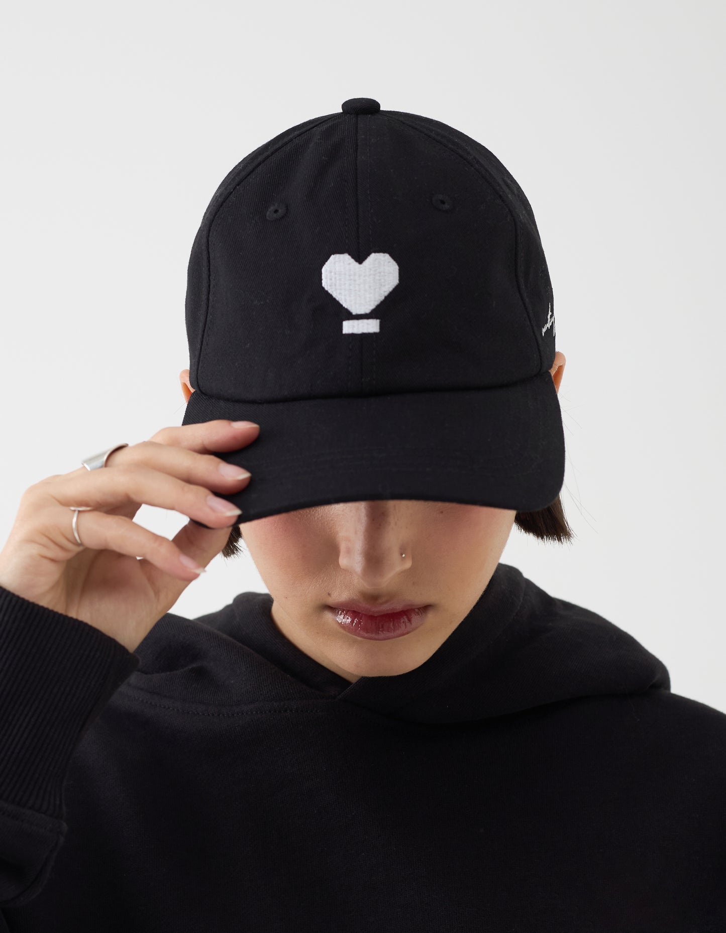 Heart / Black Baseball Cap