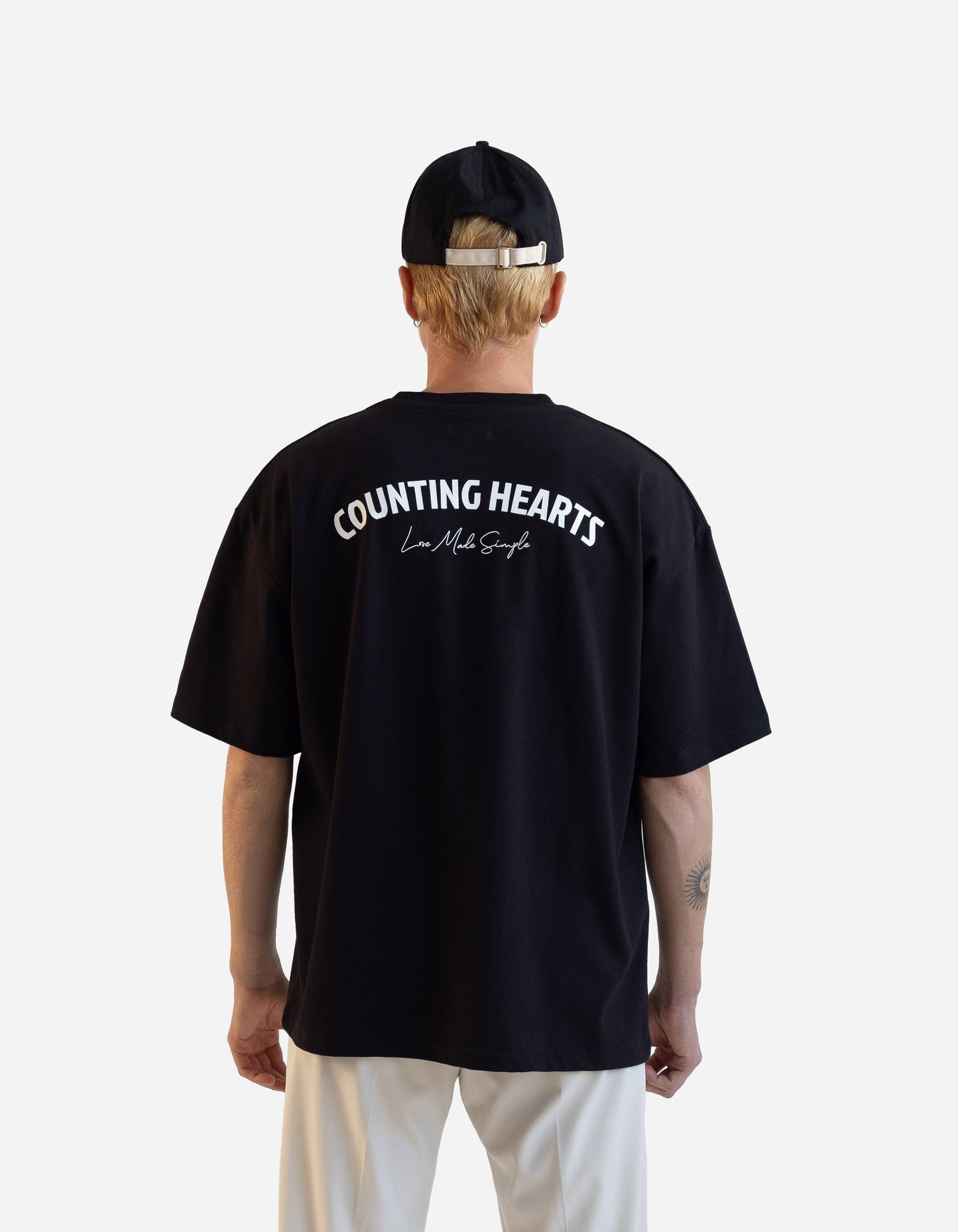 Front Heart / Black Boxy T-shirt - Counting Hearts