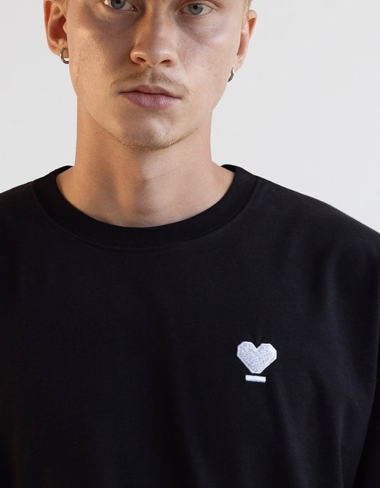 Front Heart / Black Boxy T-shirt - Counting Hearts