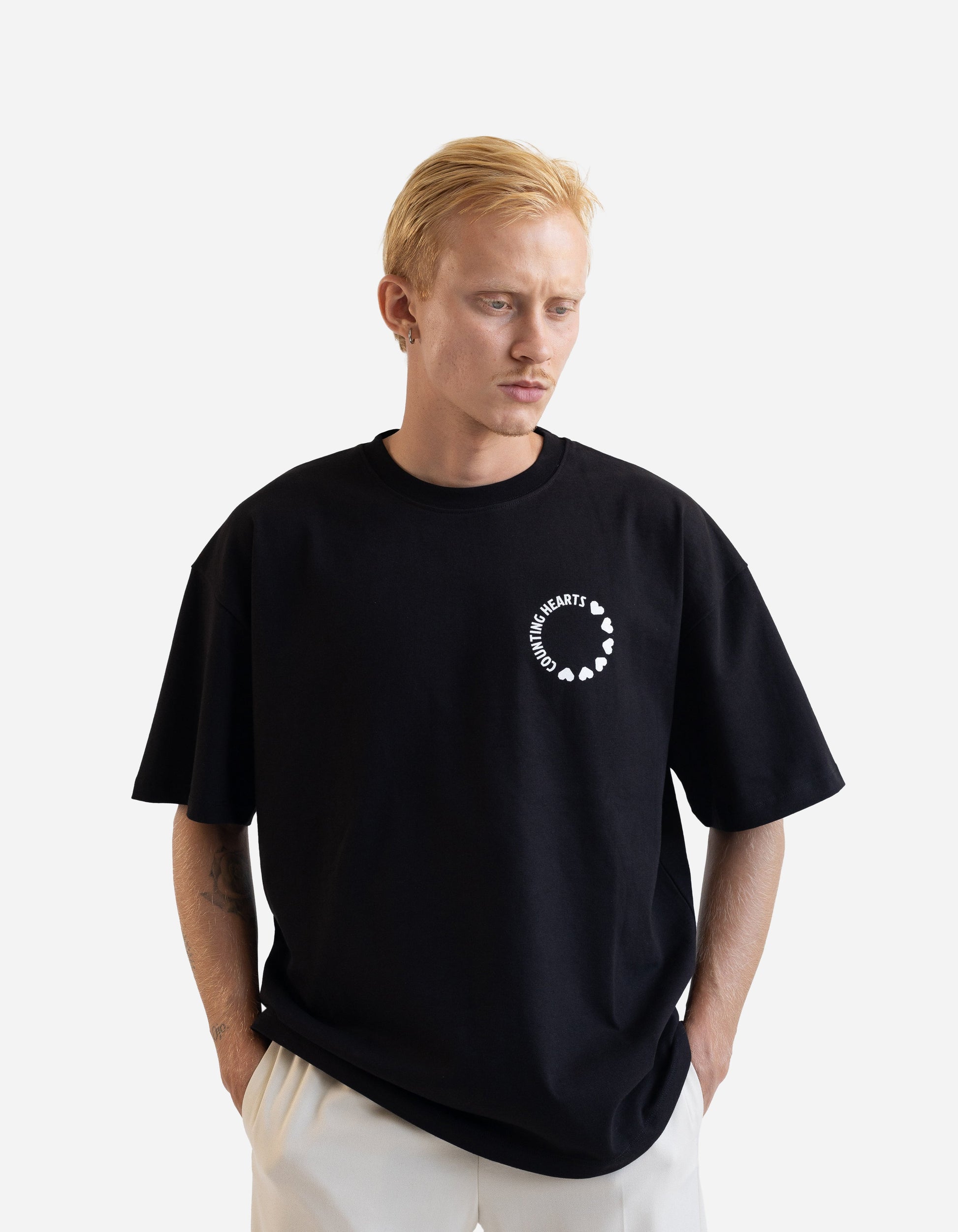 Heart Loop / Black Boxy T-shirt - Counting Hearts